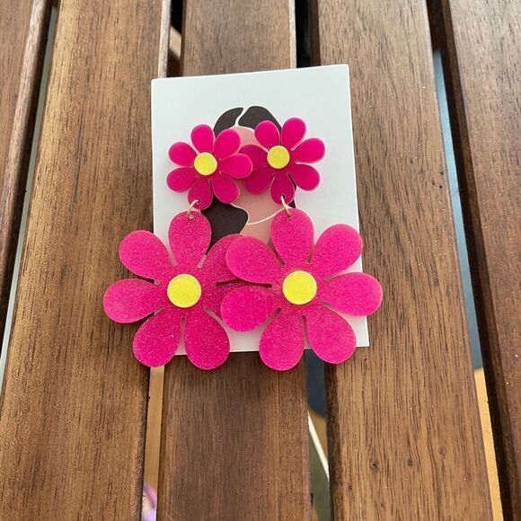 Flower Decor Pink Earrings - Picture 1 of 3